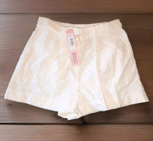 Badgley Mischka Collection ~ weiße Spitzenshorts mit Gürtel ~ Größe S/P ~ Neu mit Etikett - Bild 1 von 8