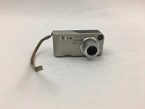 HP PhotoSmart M305 3,2-MP-Digitalkamera – silber – 9-facher Zoom AF - Bild 1 von 7
