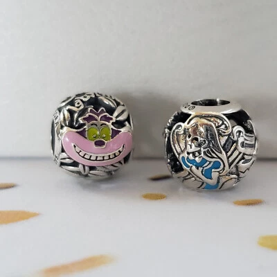 Juego de 2 nuevos dijes auténticos Pandora Alicia en el País de las Maravillas y gato de Cheshire Foto 1 de 4