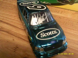 Rare truck series #6 Scotts mark Martin Autographed Green Crome Q84 - Picture 1 of 4