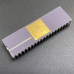 Motorola MC68B00L Processor 6800 R7E 8Bit CPU Ceramic DIP40 2MHz Microprocessor - Picture 1 of 3