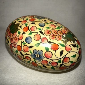 Lacquered Wood Egg Shaped Trinket Box Floral Design Kashmir India - Picture 1 of 7