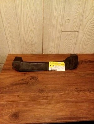 2006-2009 Chevrolet Trailblazer  Bumper Fascia Bracket GM 15213551 - Image 1 of 4