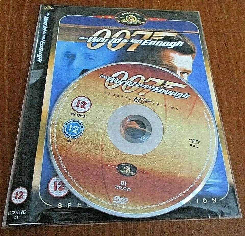 The World Is Not Enough DVD&Passport (2000) Pierce Brosnan, Apted (DIR) cert 12 - Image 1 of 1