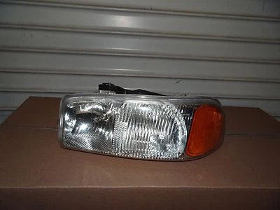 1999 - 2005 年 GMC SIERRA PICK UP TRUCK 原始设备制造商驾驶员左灯 正品 通用 — 第 1/4 张图片