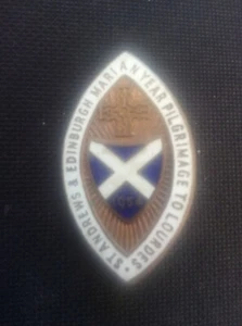 Vintage Enamel Lapel Pin Badge St Andrews & Edinburgh Pilgrimage to Lourdes - Picture 1 of 2