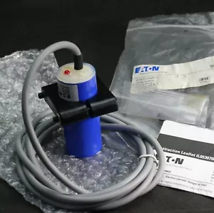 One (1) Eaton E53KBL34A2EY1 Smooth Body Capacitive Proximity Sensor w Cable NEW - Picture 1 of 11