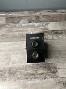 1999-2002 CHEVY SILVERADO TRUCK FOG CARGO LIGHT LAMP SWITCH SILVERADO 15735837 - Picture 1 of 4
