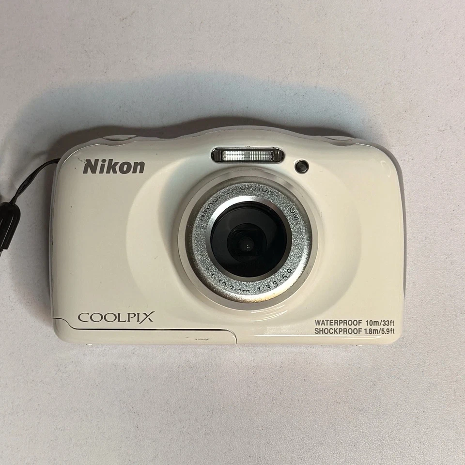 Nikon Coolpix W100 Digital Camera 3x Optical Zoom 13.2 MP Waterproof/Shockproof - Image 1 of 1