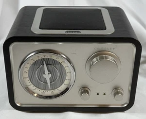 Crosley CR221 Mid Century Vintage Style Retro AM/FM Aux Tabletop Radio - Picture 1 of 11