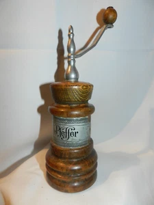 ANTIQUE ZASSENHAUS HAND CRAFTED WOODEN MANUAL PEPPER GRINDER - Picture 1 of 7