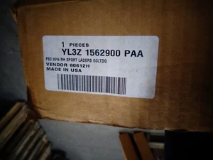 YL3Z-1562900-PAA OEM FORD NEW SEAT COVER - RIGHT HAND GRAY DSU9 JF81 - Bild 1 von 4