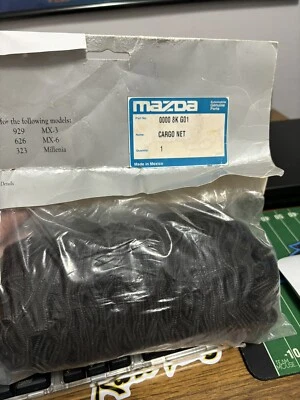 Red de carga Mazda OEM 0000-8K-G01A NUEVA en paquete tributo Ford Escape SUV negra nueva en paquete Foto 1 de 4