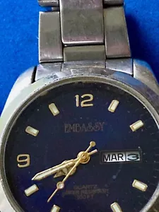 Vintage EMBASSY M8S512 WATCH with Day Date - fresh battery - Picture 1 of 12