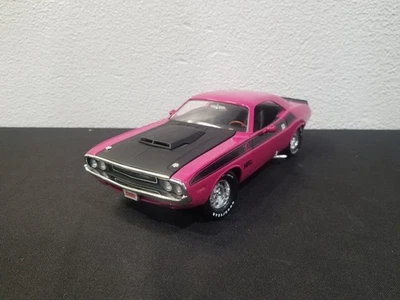 ERTL AMERICAN MUSCLE 1970 DODGE CHALLENGER T/A 1/18 SCALE PLUM CRAZY PURPLE CAR - Image 1 of 4