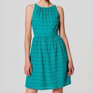 Abito Ann Taylor LOFT linea A maglia occhiellata elasticizzato senza maniche verde taglia S - Foto 1 di 6