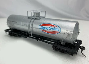 HO Kadee Cars Fuelane Corp FCX # 126 ACF 11K Gallon Tank Car KC240 - Picture 1 of 8