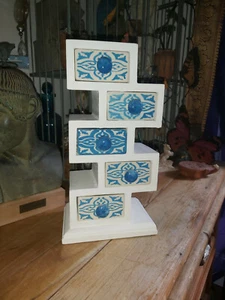 HANDMADE IN INDIA MANGO WOOD SPICE/TRINKET CHEST WITH FIVE CERAMIC DRAWERS - Picture 1 of 12