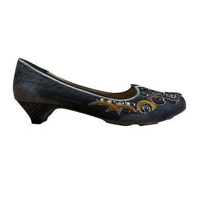 Zapatos de tacón de gatito Katmandú bordados con cuentas grises Rebels para mujer talla 7,5 Foto 1 de 4