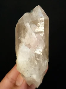 Quarz mit Kunzit aus Afghanistan. - Bild 1 von 8