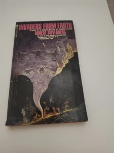 INVADERS from EARTH by Robert A. Silverberg! First AVON Printing July 1968! - Picture 1 of 5