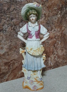Antikes Porzellan Biskuit Bauernfrau & Sichel 11,5" hoch - Bild 1 von 5