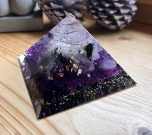 Orgonit Pyramide Erzengel Zadkiel (liebevolle Handarbeit) - Bild 1 von 8