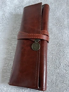 GORGEOUS Vintage Style Embossed Chestnut Leather Pencil/Brush Case By Twilight - Picture 1 of 16