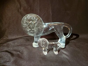(2) KOSTA BODA Zoo Series Flat Back Glass Lions – 10” & 4” –Bertil Vallien–MCM - Picture 1 of 5