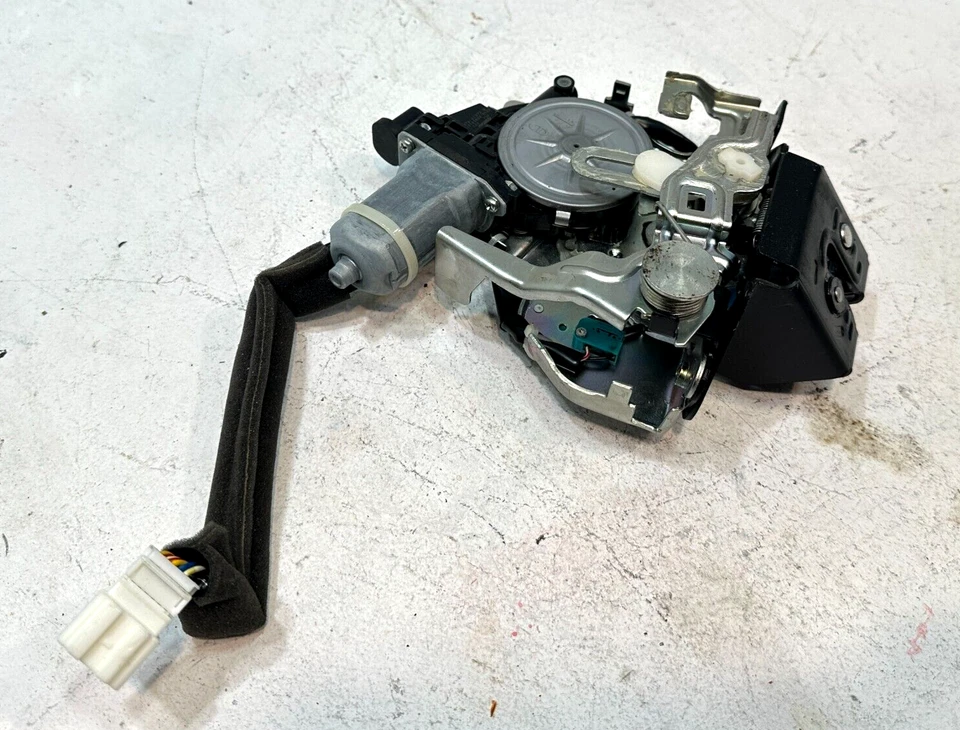 Actuador de pestillo de cerradura de puerta trasera puerta levadiza Acura MDX 2014-2020 FABRICANTE DE EQUIPOS ORIGINALES Foto 1 de 4