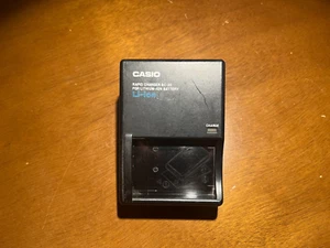 Genuine Casio BC-20 Li-ion Battery Charger - Picture 1 of 2