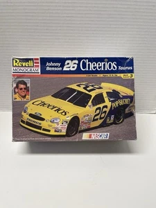 Kit modellino 1/24 1998 Revell Monogram NASCAR Johnny Benson TAURUS - Foto 1 di 8