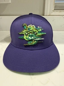 Zombie Llamageddon - Sombrero New Era 7 1/4 - Exclusivo de Clink Room Nuevo sin Etiquetas - Imagen 1 de 13