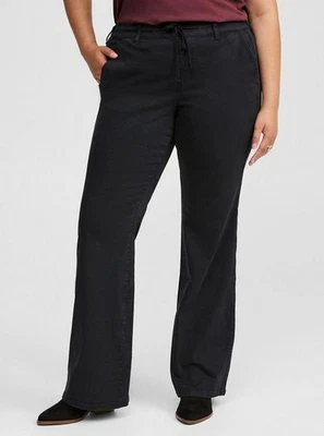 全新 Torrid Weekend 靴裤 尺寸 3X 黑色 拉斜纹口袋 靴型 柔软 — 第 1/4 张图片