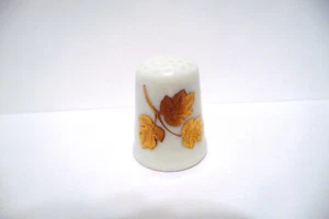 THIMBLE  VOHENSTRAUSS PORZELLAN W GERMANY "GOLDEN LEAVES" TCC SELECTION 4/88 - Picture 1 of 5
