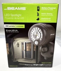 MR BEAMS Outdoor 250 Lumen Battery Powered Motion Sensing LED Security Light NEW - Picture 1 of 3