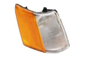 Jeep Grand Cherokee ZJ / ZG Right Hand front Side & Parking Lamp- Crown 55054586 - Picture 1 of 2