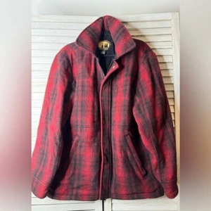 Woolrich Men's Red Plaid Jacket. Size Medium. Great Vintage Condition - Picture 1 of 11