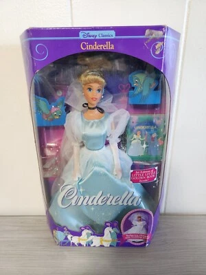 Muñeca Cenicienta Clásica Disney Foto 1 de 4