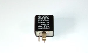 VW Passat Audi A4 A6 orig. 443951253AA Arbeitsstromrelais 219 open circuit relay - Picture 1 of 4