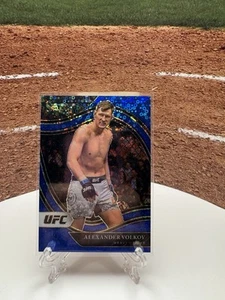 2021 Panini Select UFC - Concourse Alexander Volkov #26 Blue Disco Prizm /99 - Picture 1 of 2
