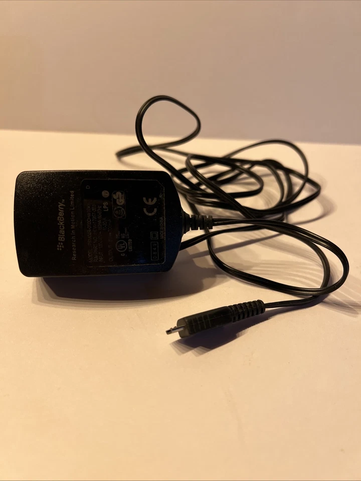 Genuine BlackBerry Micro-USB Mains Wall Travel Charger Model PSM04R-050CHW1(M) - Image 1 of 4