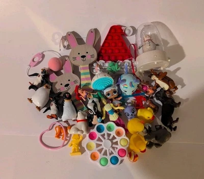 Lote de figuras de acción juguetes niñas lote mixto de juguetes Foto 1 de 4