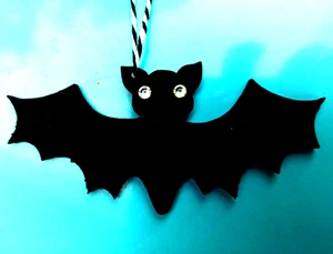 Minkaklecks  Anhänger Holz Deko Handbemalt  1x FLEDERMAUS  SCHWARZ  20cm - Bild 1 von 4