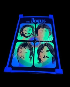 Poster Vintage anni 80 Orig The Beatles 23”x35” Floccato Velluto Blacklight 1981 USA - Foto 1 di 7