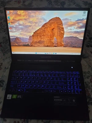 Portátil para juegos Gigabyte G5 MD, i5 RTX 3050Ti 16 GB RAM 1 TB y 500 GB HD Foto 1 de 4
