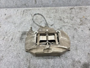 2004-2006 LEXUS LS430 OEM FRONT LEFT DRIVER BRAKE CALIPER PISTON PADS - Picture 1 of 9