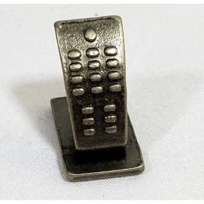 Remote Control Scene It? DVD TV Edition Gunmetal Token Mover replacement part - Image 1 of 4