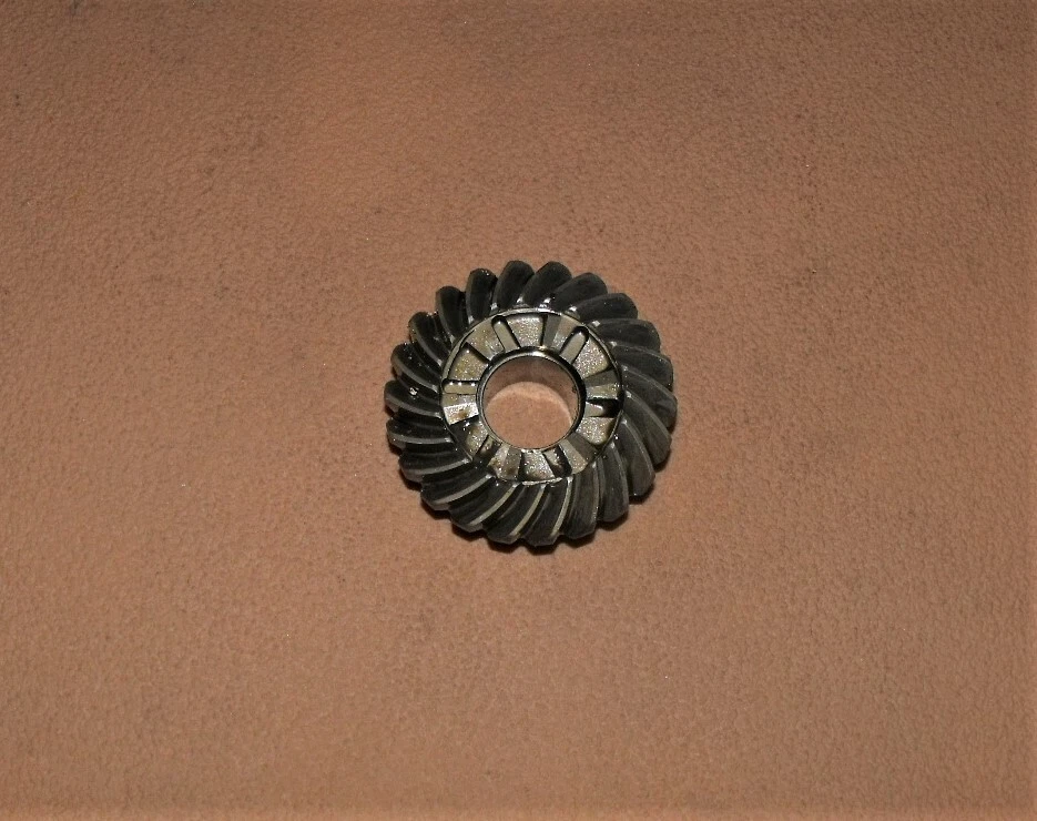 Johnson V6 2 Stroke Forward Gear Assembly PN 0983141 Fits 1986-1993 - Image 1 of 3