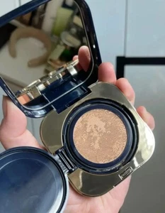 Cle de peau BEAUTE Radiant Cushion Foundation  Natural OC00  SPF25 PA +++ 14g - Picture 1 of 6